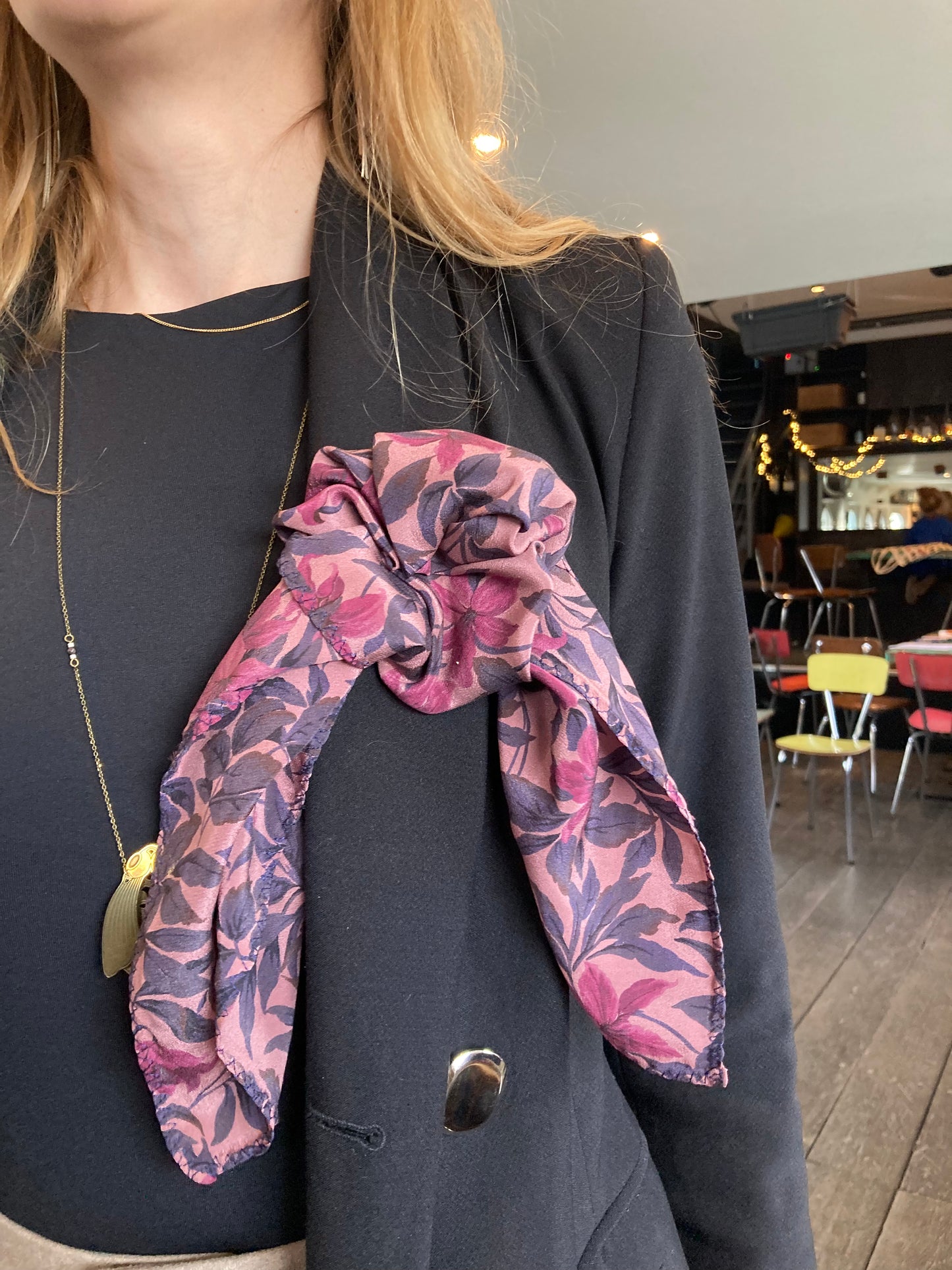 Broche en Soie